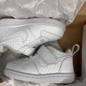 3c White Nike Borough Low SL TDV